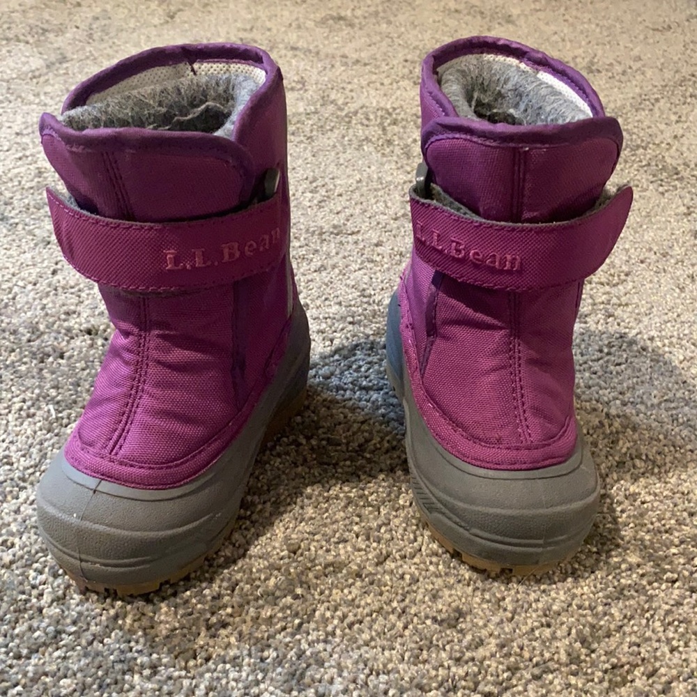 L.L. bean toddler boots size 5, purple.